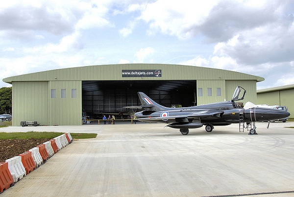  Hangar des jets delta à l'aéroport de kemble, gloucestershire, angleterre. 